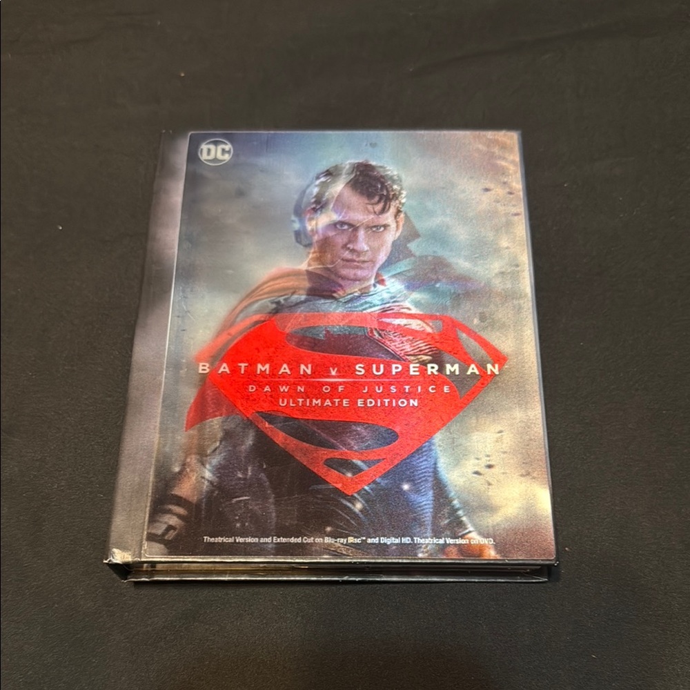 Batman v Superman: Dawn of Justice Ultimate Edition Blu-ray Lenticular Cover
